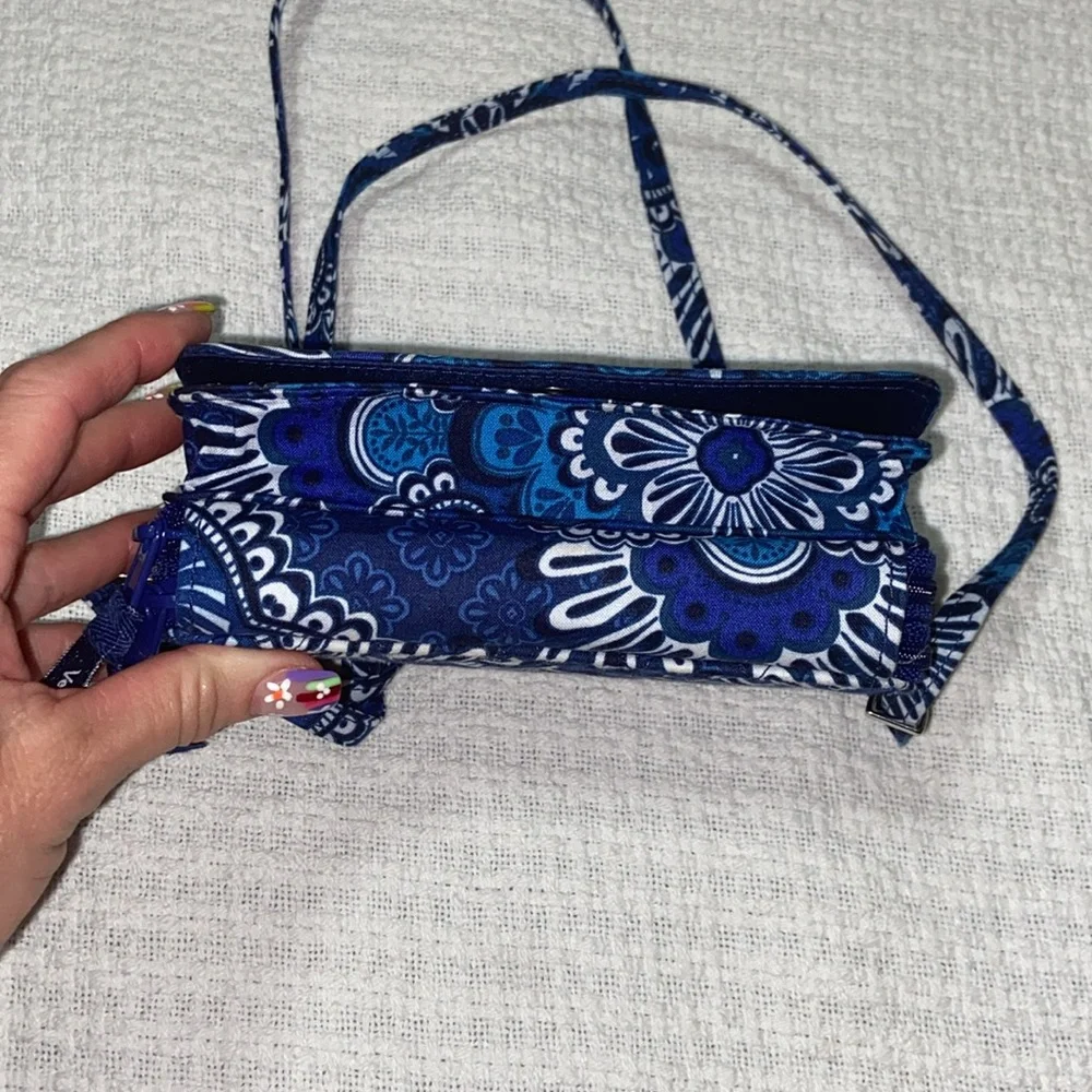 Like new Vera Bradley floral 3-in-1 Crossbody